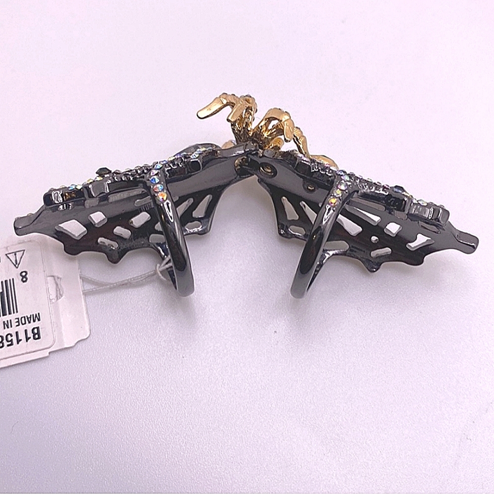 New! BETSEY JOHNSON All Hallows Collection Crystal Spider Hinged Ring. 7 - Picture 7 of 12